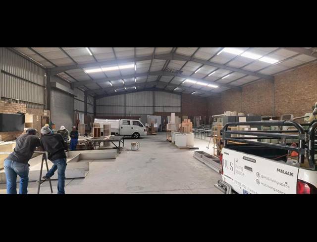 INDUSTRIAL PROPERTY TO RENT IN SILVERTON